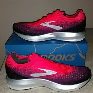 (Sorry they Sold)rooks Levitate Mens size 12